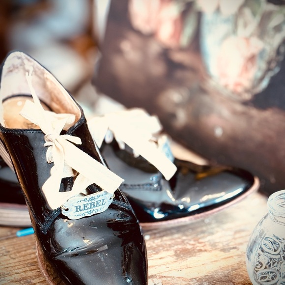 Upcycled black genuine leather black patent tie up brogues oxfords lace up REBEL - Picture 2 of 14